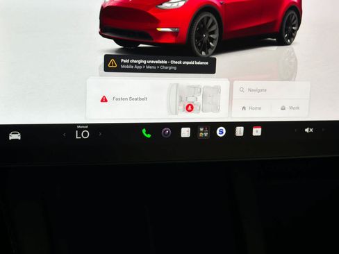 Used 2024 Tesla Model Y Long Range AWD/4WD image 23