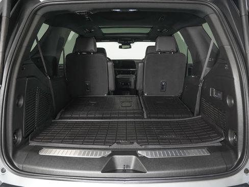 Used 2025 Chevrolet Tahoe Z71 w/ Comfort Package AWD/4WD image 14