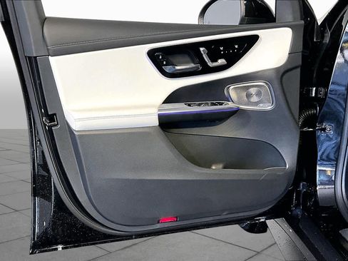 New 2026 Mercedes-Benz GLC 300 4MATIC image 11