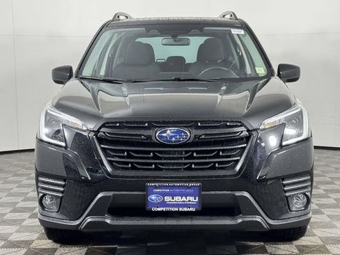 Used 2023 Subaru Forester Premium AWD/4WD image 6
