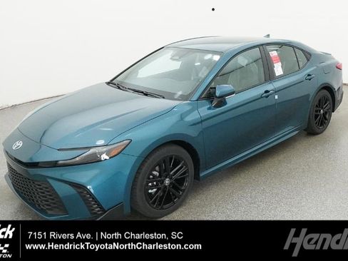 New 2026 Toyota Camry SE FWD image 1