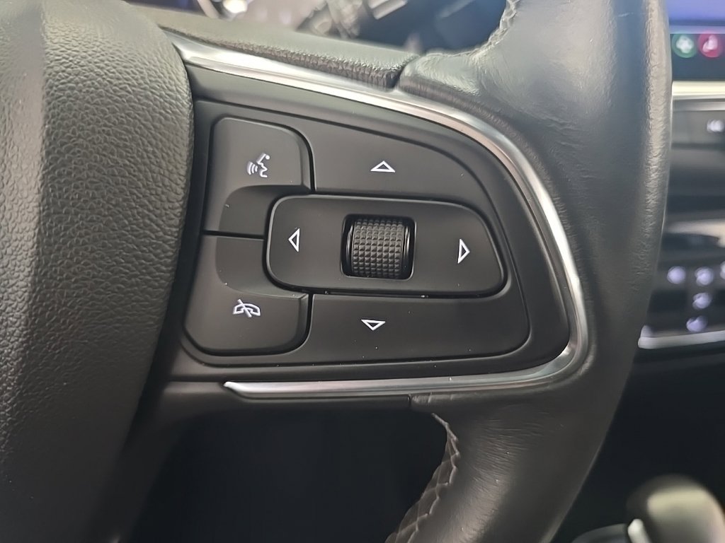 Used 2020 Buick Encore GX Select AWD/4WD image 19