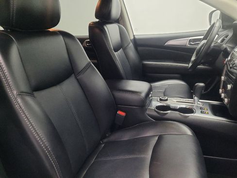 Used 2019 Nissan Pathfinder SL image 21