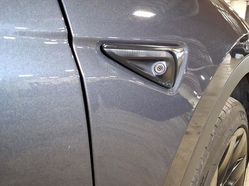 Used 2022 Tesla Model Y Long Range image 23