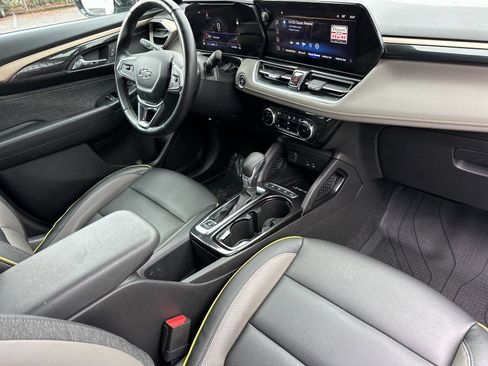 Used 2025 Chevrolet TrailBlazer ACTIV w/ Convenience Package image 15