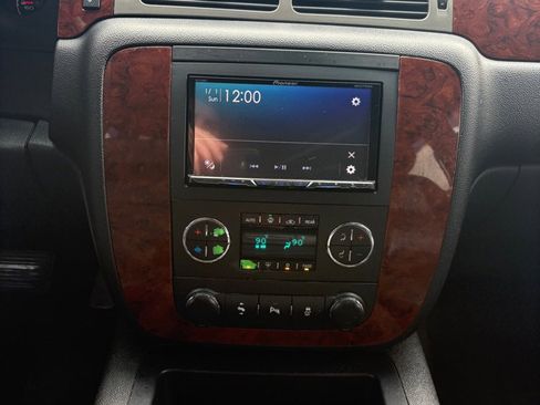 Used 2013 Chevrolet Tahoe LT image 17