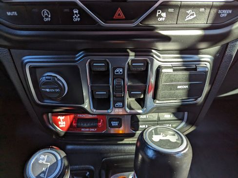 Used 2020 Jeep Wrangler Unlimited Rubicon image 24