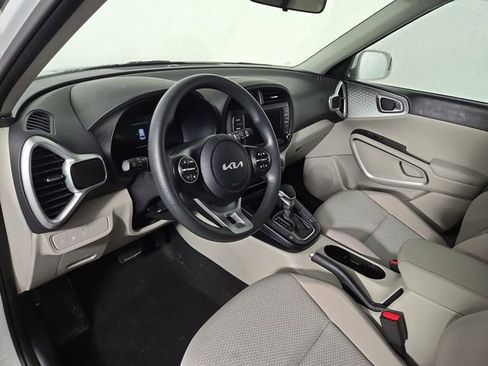 Certified 2025 Kia Soul LX FWD image 13