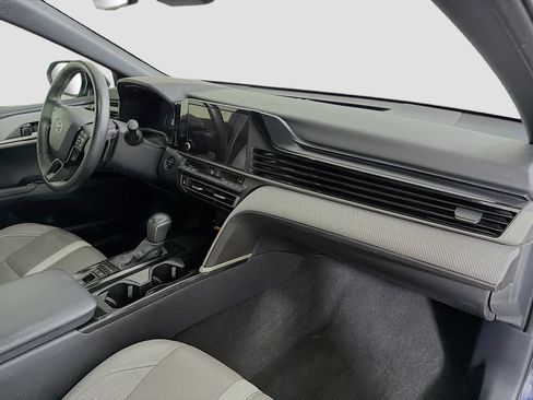 Used 2025 Toyota Camry SE w/ Convenience Package FWD image 27