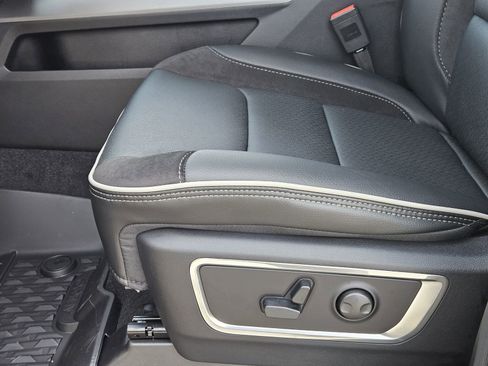 New 2026 RAM 1500 Laramie w/ Night Edition image 28