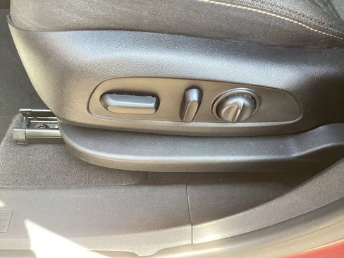 Used 2020 Chevrolet Equinox LT AWD/4WD image 34