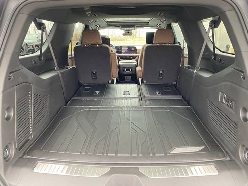 New 2026 Chevrolet Suburban High Country image 36