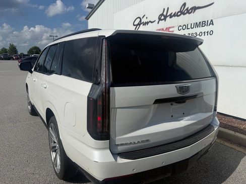 Used 2025 Cadillac Escalade Sport w/ Touring Package AWD/4WD image 3