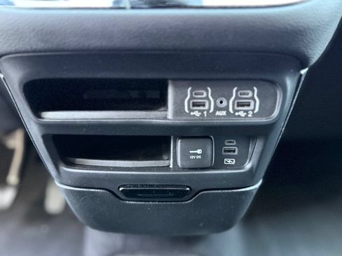 Used 2022 Chrysler Pacifica Touring-L w/ S Appearance Package AWD/4WD image 24