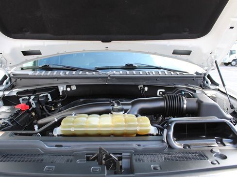 Used 2020 Ford Expedition XLT w/ Equipment Group 202A image 10