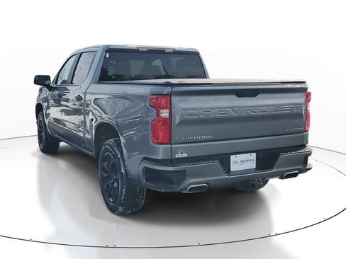Used 2020 Chevrolet Silverado 1500 Custom w/ Custom Value Package image 3