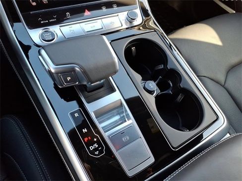 Used 2025 Audi Q7 3.0T Prestige image 17