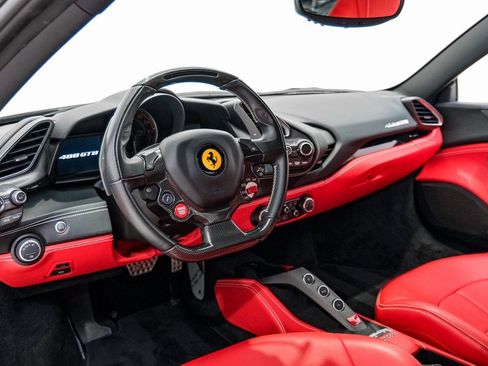 Used 2019 Ferrari 488 GTB Base image 6