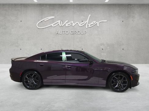 Used 2020 Dodge Charger SXT w/ Blacktop Package RWD image 17