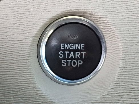 Used 2014 Toyota Sienna XLE image 24