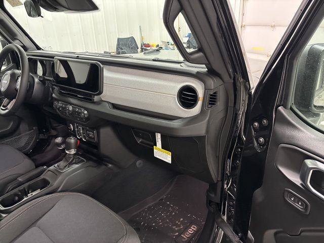 New 2026 Jeep Gladiator Sport AWD/4WD image 29