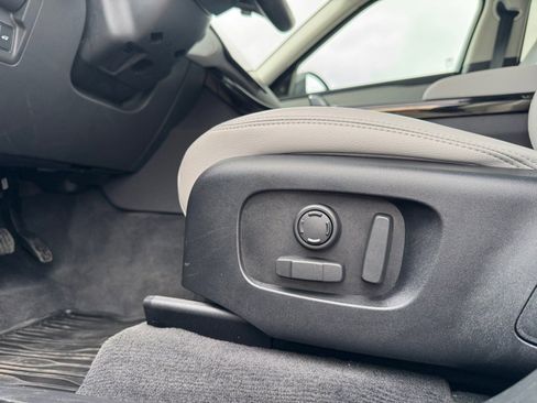 Used 2025 Land Rover Range Rover Velar S image 19