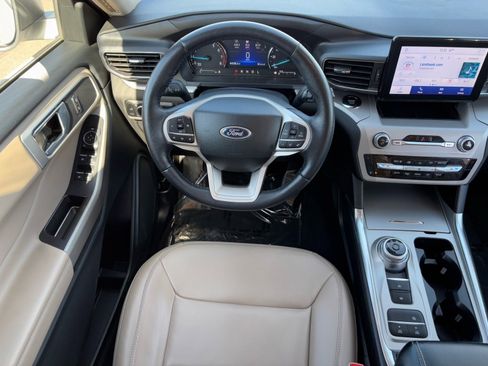Used 2023 Ford Explorer XLT w/ Equipment Group 202A image 12