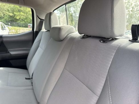 Used 2018 Toyota Tacoma SR RWD image 14