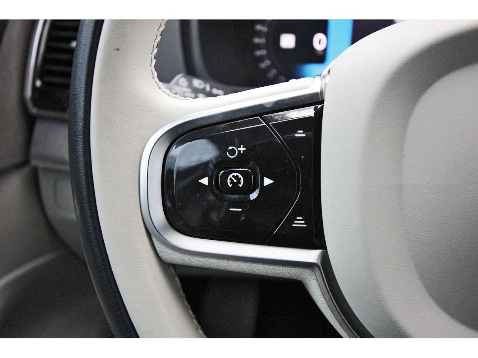Used 2023 Volvo XC90 B6 Plus w/ Protection Package Premier AWD/4WD image 15