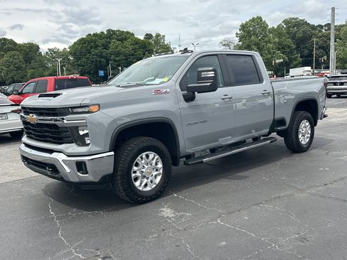 Used 2024 Chevrolet Silverado 2500 LT w/ All Star Edition AWD/4WD image 3