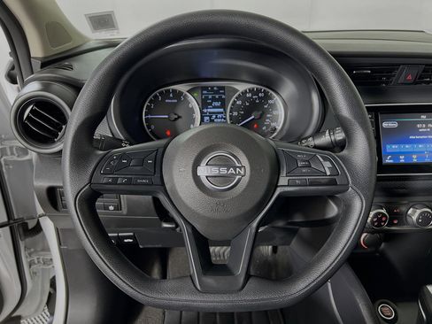 Used 2024 Nissan Kicks S image 12