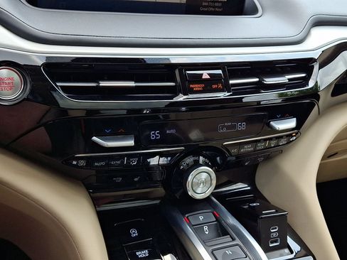 Used 2023 Acura MDX SH-AWD w/ Technology Package image 16