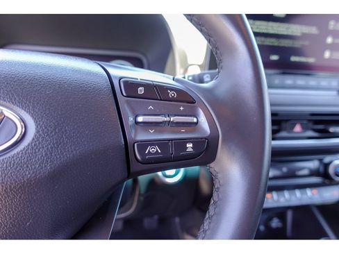 Used 2023 Hyundai Kona Limited FWD image 17