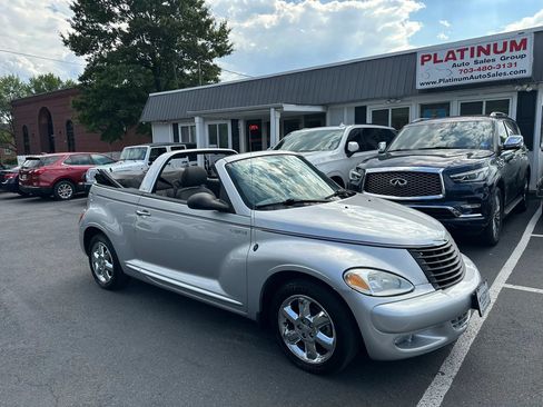 Used 2005 Chrysler PT Cruiser Touring FWD image 1