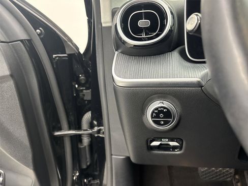 Used 2022 Mercedes-Benz C 300 4MATIC Sedan image 31