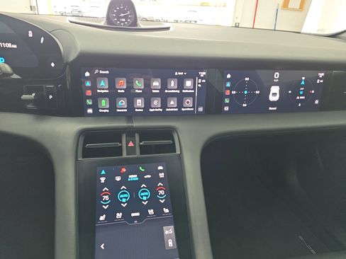 Used 2023 Porsche Taycan w/ Premium Package image 20