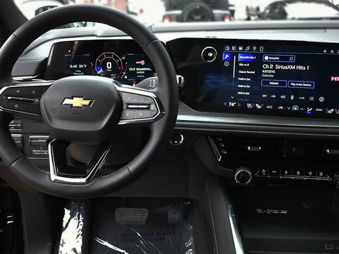 New 2026 Chevrolet Suburban Premier image 14