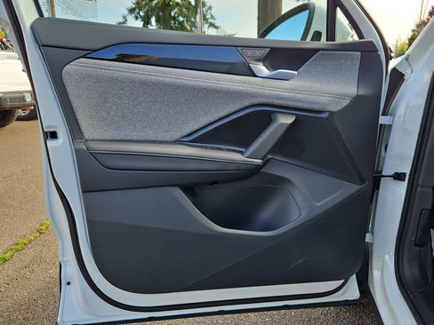 New 2025 Volkswagen Tiguan S image 9