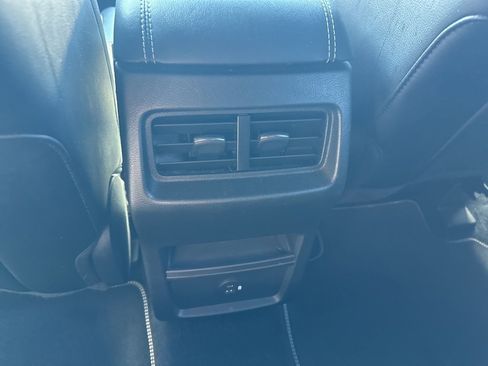 Used 2022 Ford Edge ST image 16