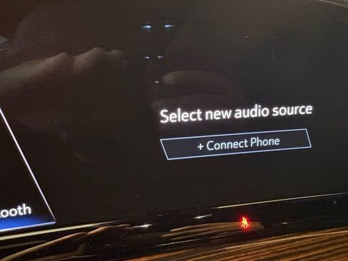 Used 2022 Cadillac Escalade ESV Luxury image 34