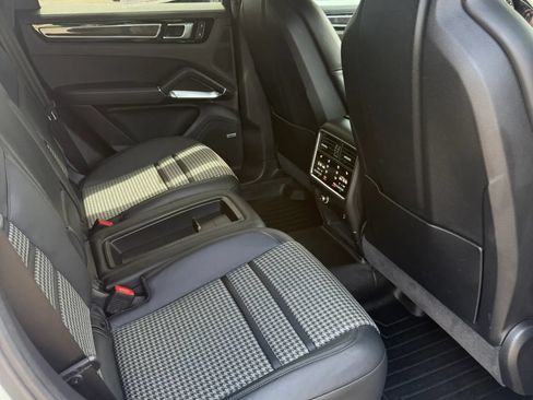 Used 2022 Porsche Cayenne Turbo AWD/4WD image 20