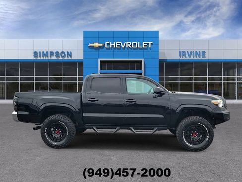 Used 2019 Toyota Tacoma SR5 RWD image 9