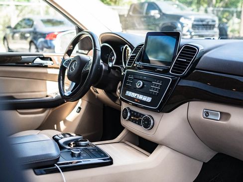 Used 2018 Mercedes-Benz GLE 350 4MATIC image 15
