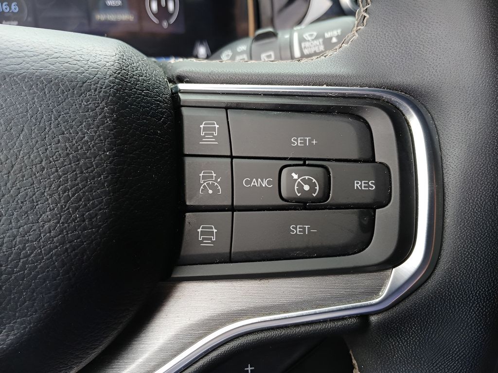 Used 2023 Jeep Wagoneer Series II AWD/4WD image 21