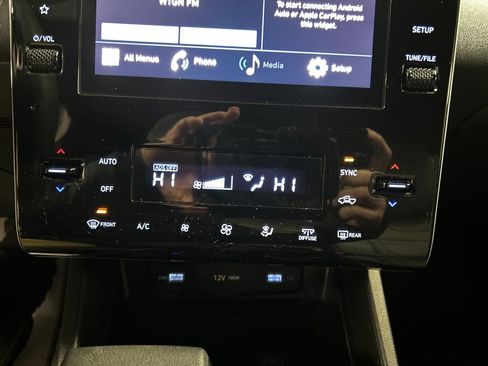 Used 2024 Hyundai Santa Cruz SEL image 17