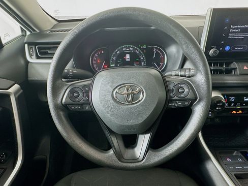 Used 2025 Toyota RAV4 XLE image 18