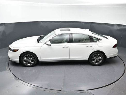Used 2024 Honda Accord EX image 32