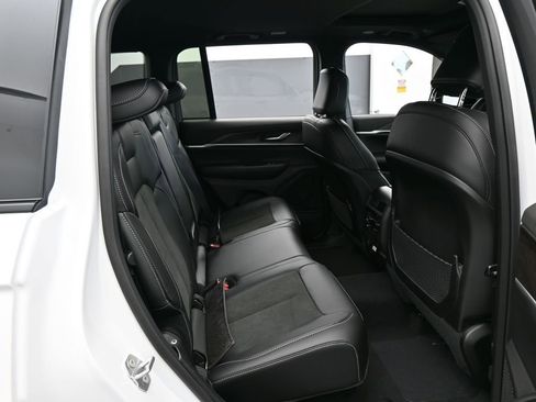 New 2026 Jeep Grand Cherokee Altitude RWD image 34