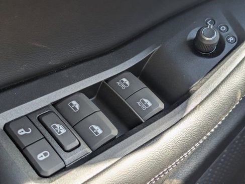 New 2025 Jeep Grand Cherokee L Altitude image 21