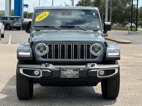 Used 2024 Jeep Wrangler Unlimited Sahara AWD/4WD image 2